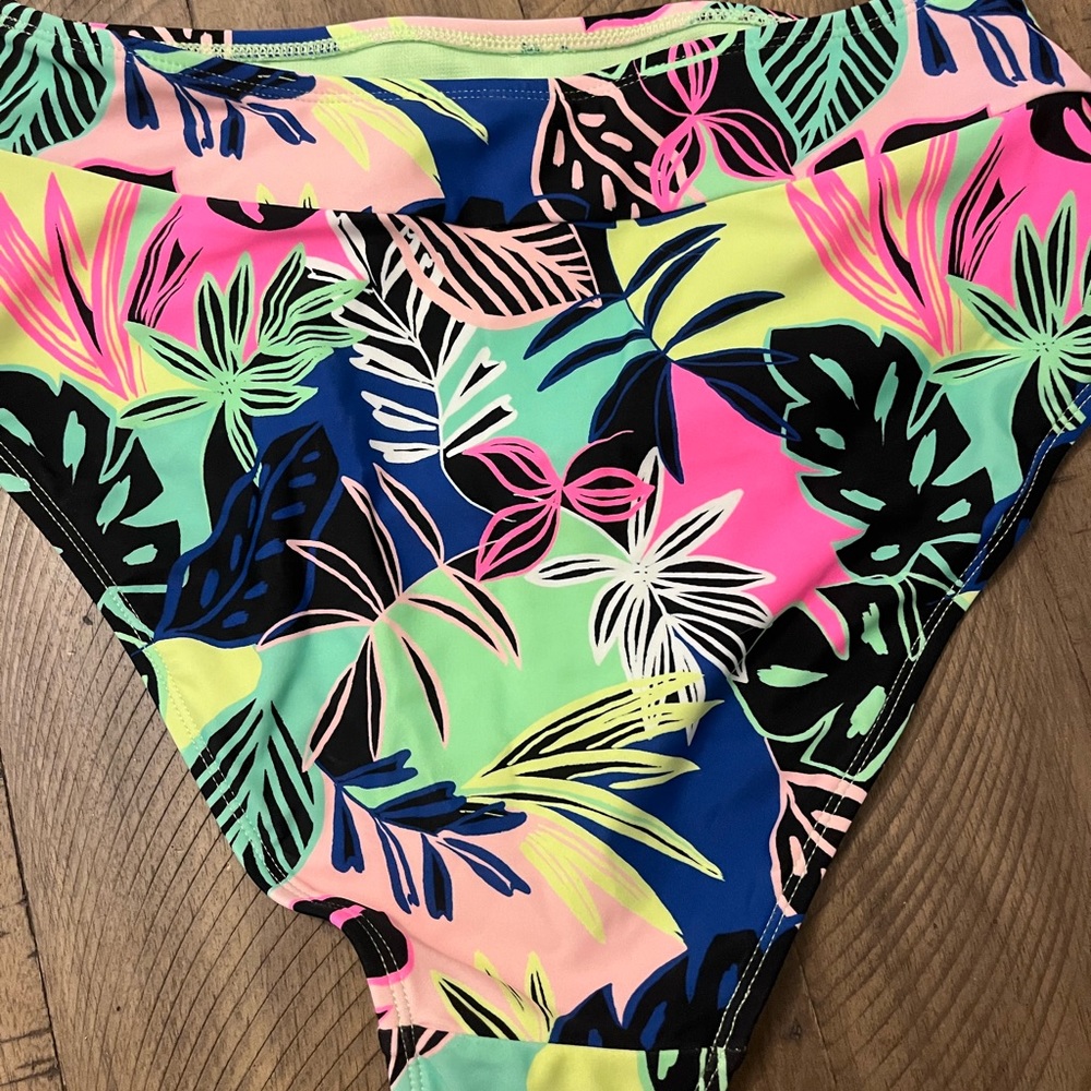 No boundaries swim bottom. New. Never worn  tropical color.